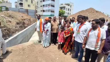 ఇబ్రహీంపట్నం: ఈ నిర్మాణాన్ని అడ్డుకోకుంటే జిహెచ్ఎంసి కార్యాలయాన్ని ముట్టడిస్తాం : ఎల్బీనగర్ బిజెపి ఇన్చార్జ్ సామ రంగారెడ్డి