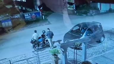 ಮಂಗಳೂರು: ಕೋಡಿಕಲ್ ನಲ್ಲಿ ಕರ್ತವ್ಯದಲ್ಲಿದ್ದ ಪೊಲೀಸ್ ಸಿಬ್ಬಂದಿಗೆ ದ್ವಿಚಕ್ರ ವಾಹನದ ಹಿಂಬದಿ ಸವಾರನಿಂದ ಹಲ್ಲೆ