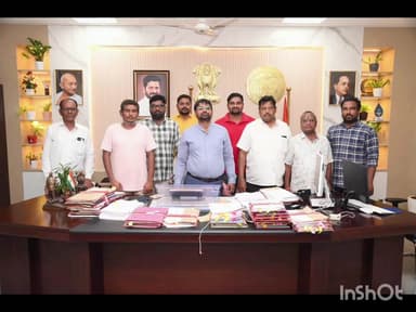 మంచిర్యాల: జర్నలిస్ట్ లకు అక్రిడేషన్ కార్డ్స్ అందజేసిన జిల్లా కలెక్టర్ కుమార్ దీపక్