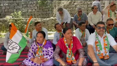 सोलन: सोलन में पेट्रोल-डीजल की कीमतों में बढ़ोतरी के खिलाफ कांग्रेस ने किया हल्ला बोल