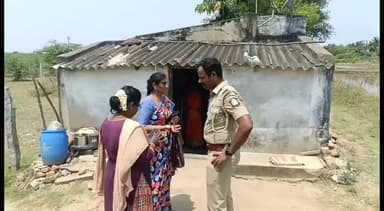 திருவள்ளூர்: திருவள்ளூர் அருகே வீடு புகுந்து எண்பது வயது மூதாட்டியை பாலியல் பலாத்காரம் செய்யவும் தங்க நகைகளை பறித்த முயன்ற வாலிபர் கைது செய்து விசாரணை.