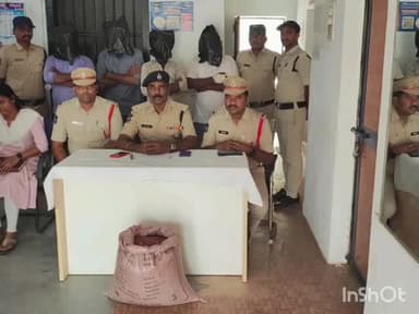 బెల్లంపల్లి: తాండూరు లో నకిలీ పత్తి విత్తనాలను తరలిస్తున్న నలుగురు వ్యక్తులను అరెస్ట్ చేసినట్లు తెలిపిన బెల్లంపల్లి ఏసిపి