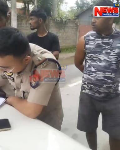 ড্ৰাগছৰ বিৰুদ্ধে কামৰূপৰ জোৰশিমুলী আৰক্ষীৰ সফল অভিযান
গ্ৰেপ্তাৰ বৃহৎ পৰিমাণৰ ড্ৰাগছ ভৰ্তি কন্টেনাৰসহ কুখ্যাত ব্যৱসায়ী হা...