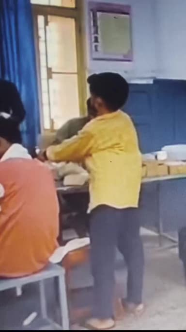 बीसलपुर में दो बाइकों की भिड़ंत, दो युवक घायल:
रायपुर मोड़ के पास हादसा, जिला अस्पताल रेफर