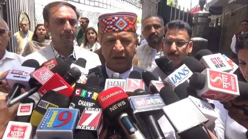 लोकतंत्र और संविधान बचाने के लिए राज्यपाल से मिला भाजपा प्रतिनिधिमंडल : डॉ. बिंदल
#devbhoomilivehp #nonfollowersviewers...