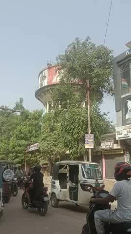 barra karrahi road Pani Ki Tanki per Chadha yuvak #Barra #karrahi road @pani ki tanki par yuvak chadha