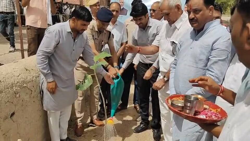 गंगा दशहरा के अवसर पर निकली विशाल कलश यात्रा लगाए पेड़ पौधे की पूजा अर्चना #live #ganga #virqlshorts