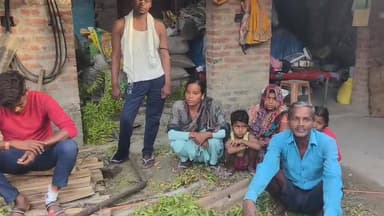 आंधी का कहर: नीम का पेड़ गिरने से मकान ढहा, कई गांवों में तबाही
#हरदोई। #पिहानी क्षेत्र में मंगलवार देर रात आई तेज आंधी...