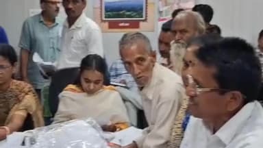 दमोह: जनसुनवाई में कलेक्टर को धमकी, कानून हाथ में लेने की दी धमकी, सचिव पद पर नियुक्ति की मांग