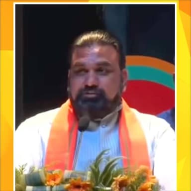 खुले मंच से गरजे सम्राट चौधरी —
‘हरे गमछा वाले को पकड़ना है!’
बयान के बाद सियासी गलियारों में मचा हड़कंप।” 🔥🎤
#SamratCh...