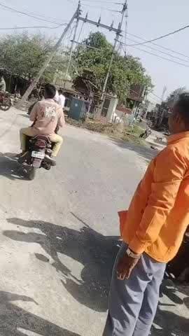 नागदा: ट्रेन से गिरा यात्री, गेटमैन और रेल कर्मचारियों की तत्परता से बची जान