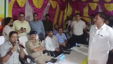 IAS रविंद्र कुमार माँदड जिलाधिकारी गाजियाबाद ने देखिए किस दमदारी के साथ कर्मचारियों को फटकार लगाई...
#NewsUpdate #ViralN...