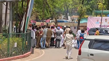 उन्नाव: उन्नाव शहर में महिला विरोधी सपाई की होल्डिंग विवाद पर समाजवादी पार्टी के जिलाध्यक्ष ने उन्नाव डीएम को दिया ज्ञापन
