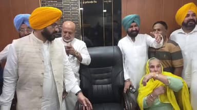 ਮਾਨਸਾ: ਮਾਨਸਾ ਜ਼ਿਲ੍ਹਾ ਪਰਿਸ਼ਦ ਦੇ ਚੇਅਰਮੈਨ ਚੁਸ਼ਪਿੰਦਰਬੀਰ ਸਿੰਘ ਚਹਿਲ ਦੀ ਹੋਈ ਤਾਜਪੋਸ਼ੀ