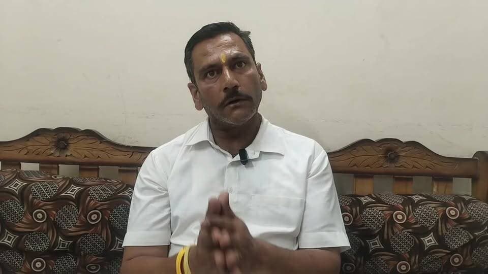 जिला परिषद जुखाला वार्ड नंबर 12 के उम्मीदवार पवन कुमार शर्मा क्या कहते हैं देखिए लाइव .....
#bilaspurdiaries #हिमाचली #c...