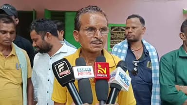 ଫୁଲବାଣୀ ଠାରେ କେନ୍ଦୁଲିପି କର୍ମଚାରୀ ଙ୍କ ଅଭିଯୋଗ