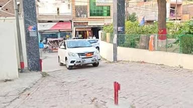 फर्रुखाबाद: बकरीद की पूर्व संध्या पर शहर की सड़कों पर नारी शक्ति की धमक, डीएम और एसपी ने किया फ्लैग मार्च