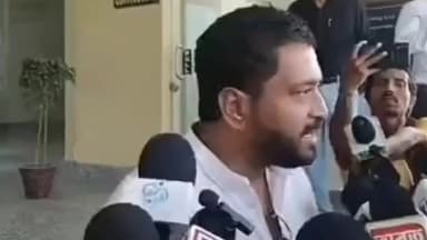 মাটিগাড়া: শিলিগুড়ির যানজট নিরসনের চেষ্টায় শংকর ঘোষ