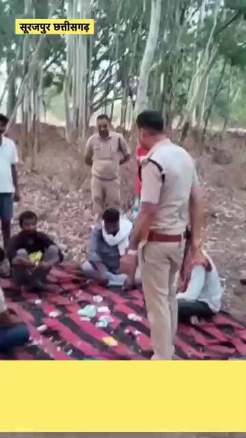 ताश के पत्तों पर लग रहे थे हजारों के दांव! पुलिस की रेड पड़ते ही मचा हड़कंप, 5 जुआरी गिरफ्तार 😳