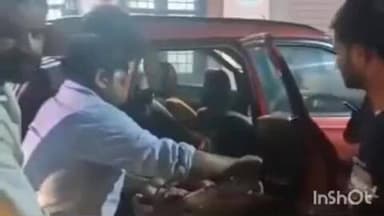 सादाबाद: नीति निवास में नाली निर्माण के दौरान स्कूल की दीवार गिरी, राजमिस्त्री और मजदूर दबे, दो की मौत, एक घायल