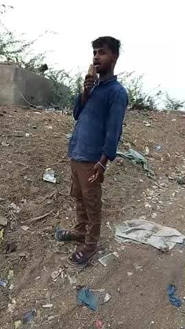 ग्राम पंचायत करहिया मौदहा हमीरपुर
बड़े तालाब इतना कचरा भरा हुआ है
प्रधान इसमें कोई एक्शन नहीं ले रहा है