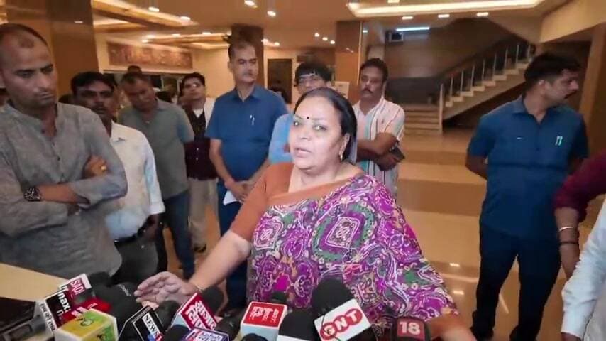 हेमंत सोरेन की हाई लेवल बैठक! महिला सशक्तिकरण और डिजिटल पंचायत पर बड़ा फोकस
#HemantSoren #Jharkhand #DigitalPanchayat #W...