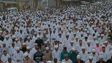 कैराना: कैराना में प्राचीन ईदगाह में अकीदत के साथ अदा की गई ईद-उल-अज़हा की नमाज़, डीएम व एसपी ने परखी सुरक्षा व्यवस्था