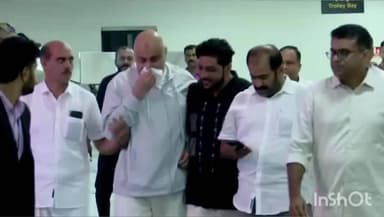കോഴിക്കോട്: ജയിൽ മോചിതനായ റഹീം ഉമ്മയെ കണ്ടു, ഫറോക്കിലെ വീട്ടിൽ തടിച്ചുകൂടി ആയിരങ്ങൾ