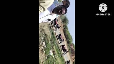 pani free batne wale ko rokrahe nagar palika wale free pani mat banton
or jo nagar palika ganda pani pila Rahi he wo pi