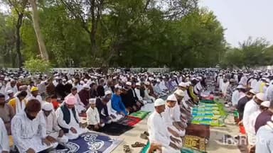 कासगंज: कासगंज जिले में 105 स्थानों पर अदा हुई ईद की नमाज, पुलिस फोर्स रही तैनात