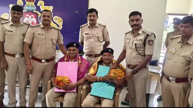 ಹರಪನಹಳ್ಳಿ: ಹರಪನಹಳ್ಳಿ ಘಟಕದ ಗೃಹರಕ್ಷಕ ದಳದ ಅಧಿಕಾರಿಗಳಾದ ವಾಗೀಶ್ ಮತ್ತು ಮಾಲತೇಶ್ ವಯೋ ನಿವೃತ್ತಿ ಹಿನ್ನೆಲೆ ಪೊಲೀಸ್ ಇಲಾಖೆ ವತಿಯಿಂದ ಸನ್ಮಾನ