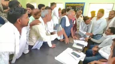 सिमगा: खपराडीह में अतिक्रमण को लेकर ग्रामीणों में आक्रोश, एसडीएम और तहसीलदार के सामने हुआ वाद-विवाद