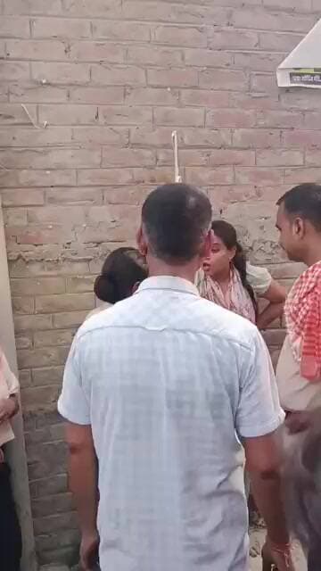 BPSC शिक्षिका पत्नी को प्रेमी संग पति ने पकड़ा