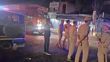 ⚠️ प्रयागराज में अवैध खनन माफियाओं पर प्रशासन का शिकंजा
जिलाधिकारी के निर्देश पर जनपद में अवैध खनन एवं परिवहन के खिलाफ ...