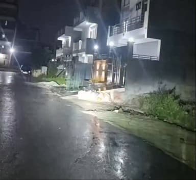 ग्रेटर नोएडा में मौसम ने ली करवट, तेज हवा और गरज के साथ झमाझम बारिश से गर्मी और उमस से मिली राहत #GreaterNoida #Rain #We...
