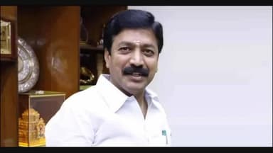 விழுப்புரம்: திண்டிவனம் சிவன் கோவிலில் அதிமுகவில் இரு அணிகளாக இருந்த சிவி சண்முகம் இதுவரை எடப்பாடி பழனிச்சாமியை சந்திக்காத நிலையில் தனக்கு வாக்களித்த மக்களுக்கு நன