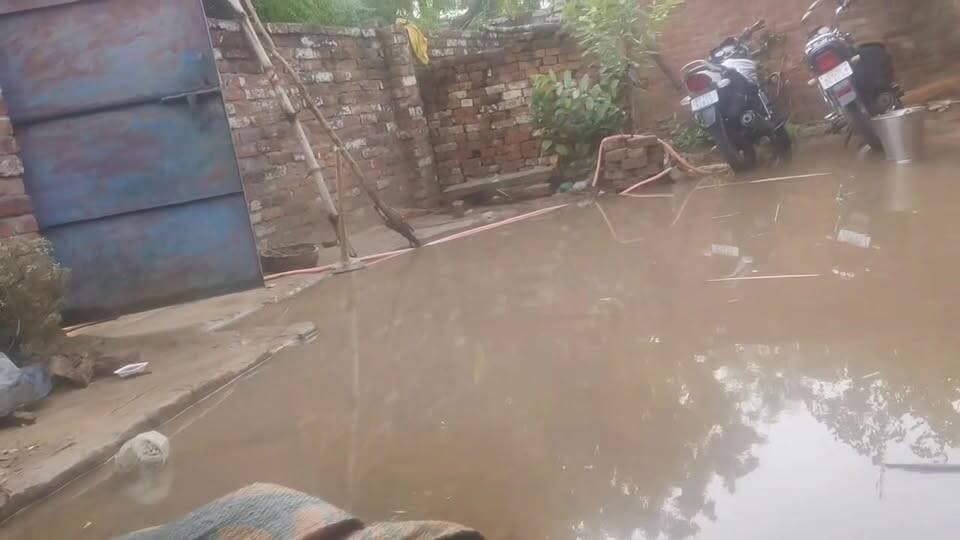 #घूरपुर में #आंधी-तूफान और बारिश का कहर, कई जगहों पर तबाही
प्रयागराज, घूरपुर – तेज आंधी-तूफान और बारिश ने घूरपुर क्षेत्...