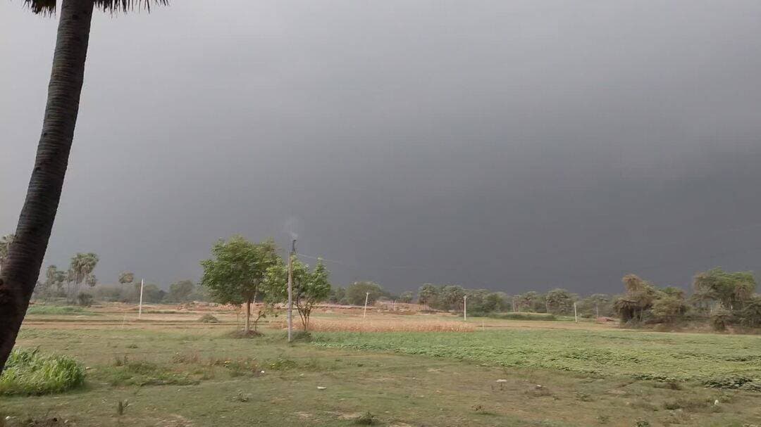 vill Malawan me andhi pani aay kaske dekhe vidio