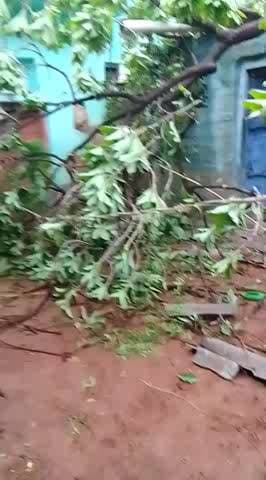 hello doston yah dekh sakte ho ki cal ki Aandhi bahut Tej se I Hui Hai hamara Ghar gir chuka hai