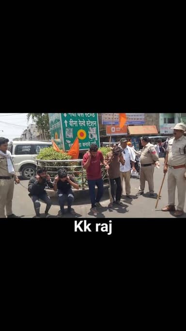 बीना थाना पुलिस का एक्शन 🔥
बोलेरो में आग लगाने वाले आरोपियों का शहर में निकाला जुलूस, पुलिस की सख्ती देख मचा हड़कंप 🚨
#ब...