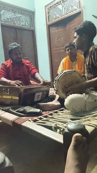 जल रही कथा की रिहर्सल