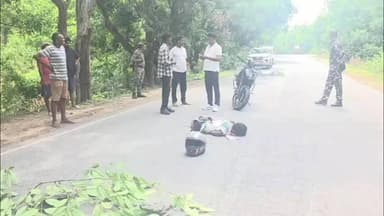 सिमडेगा: अरानी में सड़क हादसे में युवक की मौत, विधायक भूषण बाड़ा घटनास्थल पर पहुंचे