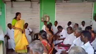 மதுராந்தகம்: மதுராந்தகத்தில் அதிமுக சார்பில் ஆலோசனைக் கூட்டம் நடைபெற்றது