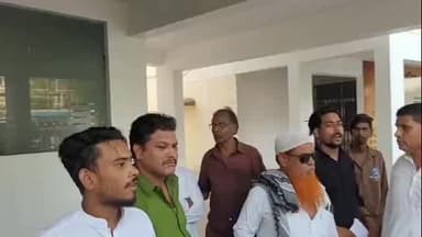 देवास नगर: नुसरत नगर में युवक पर चाकू से हमला, परिजन कड़ी कार्रवाई की मांग लेकर पुलिस अधीक्षक कार्यालय पहुंचे