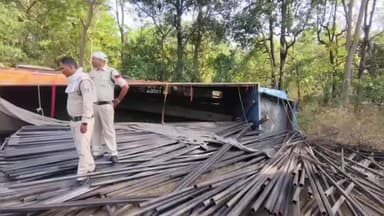 मंडला: नेशनल हाईवे 30 पर भीषण हादसा, बंजारी घाट में बेलगाम ट्राले का कहर, महिला की दर्दनाक मौत