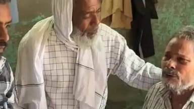 फूलपुर कोतवाली क्षेत्र के कोहना मोहल्ले में गुरुवार देर रात एक युवक ने ग्राइंडर मशीन से अपना गला काटकर आत्महत्या कर ली। ...