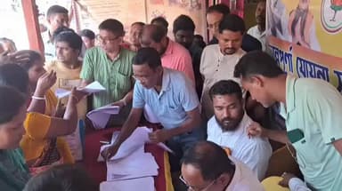 হেমতাবাদ: হেমতাবাদে অন্নপূর্ণা যোজনার ফর্ম পূর্ণ করতে শিবির, উপস্থিত বিধায়ক