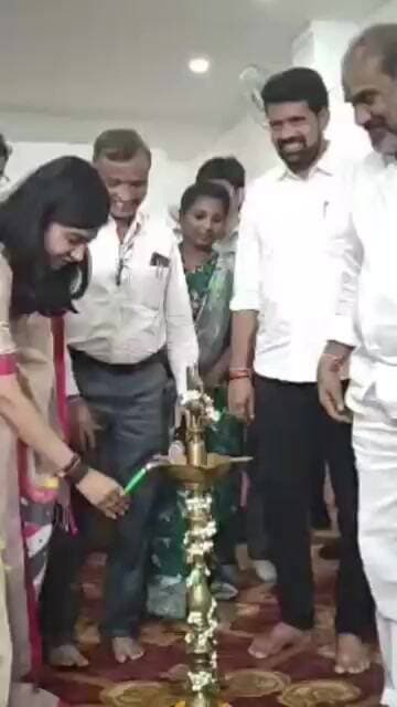జ్యోతిప్రజ్వలన చేసి కార్యక్రమాన్ని ప్రారంభించిన ప్రభుత్వ విప్ ఆది శ్రీనివాస్, కలెక్టర్ గరిమ అగ్రవాల్