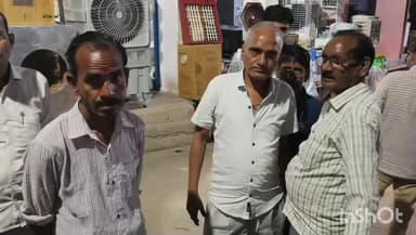 छिबरामऊ: कोलियान गली में दरवाजे पर बनी बकरी की चोरी, बाइक सवार तीन युवकों का सीसीटीवी में आया चेहरा