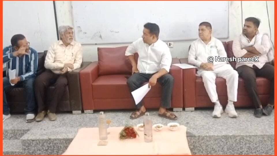 अस्पताल की अव्यवस्थाओं पर.. MP सर की क्लास.. MP Rahul Kaswan बोले लोगों में नाराजगी बढ़ती जा रही है..
#fyiシ゚viralシ #vid...